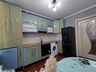 Apartament cu 2 camere, 45 m², Buiucani, Chișinău foto 2