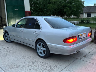 Mercedes E-Class foto 5