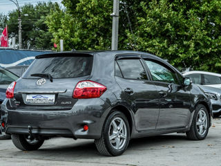 Toyota Auris foto 2