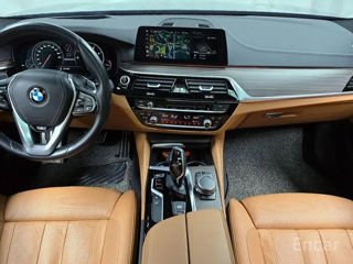 BMW 5 Series foto 8