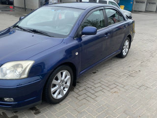 Toyota Avensis foto 6