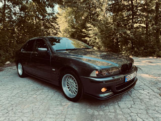 BMW 5 Series foto 3