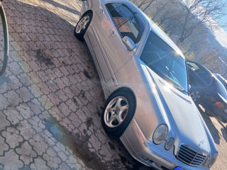 Mercedes E-Class foto 9