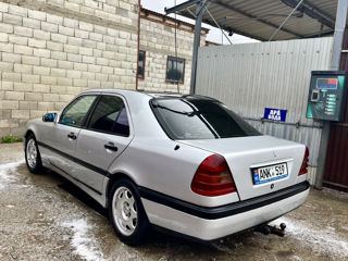 Mercedes C-Class foto 4