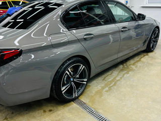 BMW 5 Series foto 3