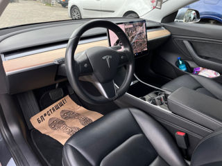 Tesla Model 3 foto 7