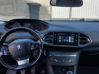 Peugeot 308 foto 2