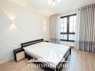 Apartament cu 2 camere, 71 m², Centru, Chișinău foto 2