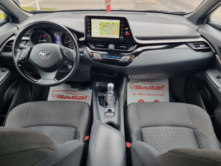 Toyota C-HR foto 11