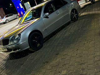 Mercedes E-Class foto 9