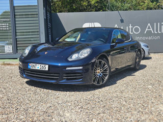 Porsche Panamera foto 1