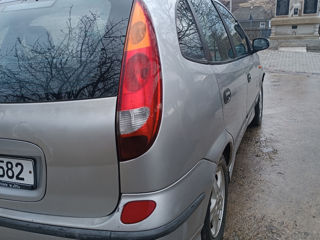 Nissan Almera Tino foto 1