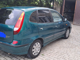 Nissan Almera Tino foto 3