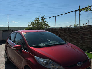 Ford Fiesta foto 5