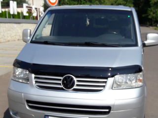 Volkswagen Caravelle foto 1