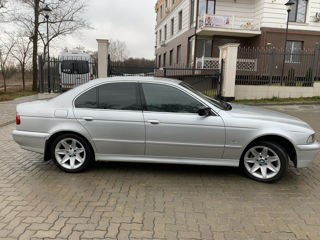 BMW 5 Series foto 2