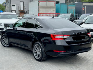 Skoda Superb foto 4