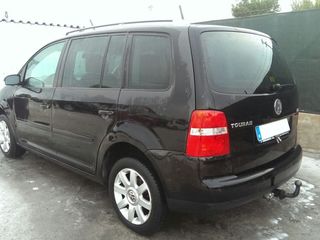 Volkswagen Touran foto 2