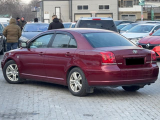 Toyota Avensis foto 3