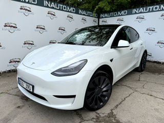 Tesla Model Y foto 2