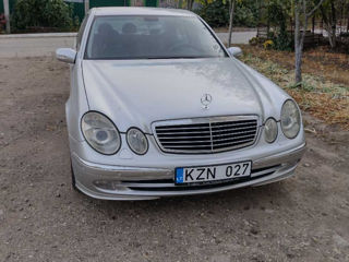 Mercedes E-Class foto 2