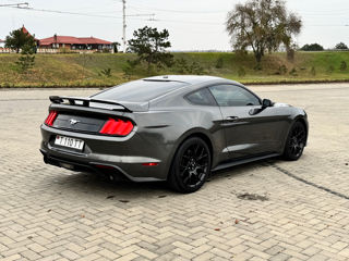 Ford Mustang foto 5