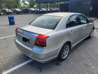 Toyota Avensis foto 3