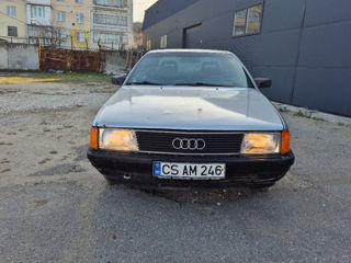 Audi 100 foto 2