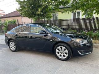 Opel Insignia фото 1