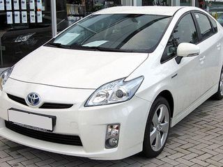 Toyota Prius ремонт любой сложности foto 2