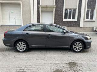 Toyota Avensis foto 6