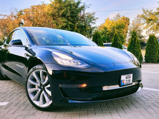 Tesla Model 3 foto 2