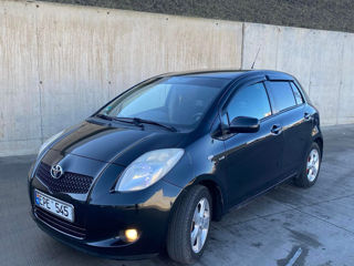 Toyota Yaris foto 2