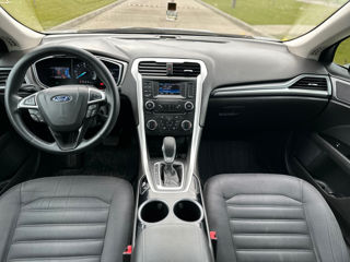 Ford Fusion foto 8