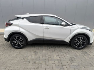 Toyota C-HR foto 3