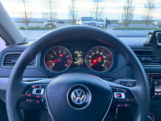 Volkswagen Jetta foto 8