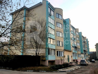 Apartament cu 2 camere, 67 m², Podul Chișinăului, Bălți foto 1