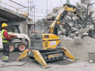 Demolarii interioare cu tehnica specializata foto 4