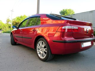 Renault Laguna foto 1