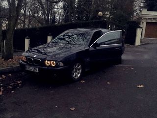 BMW 5 Series foto 1