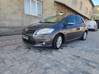 Toyota Auris foto 1