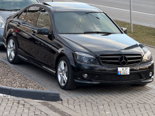 Mercedes C-Class foto 0