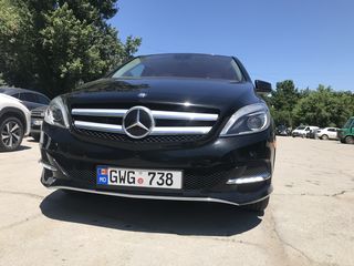 Mercedes B-Class foto 2