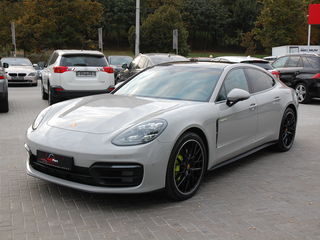 Porsche Panamera foto 1