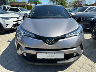 Toyota C-HR foto 2