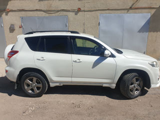 Toyota Rav 4 foto 1