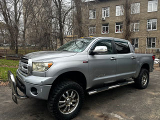 Toyota Tundra foto 2