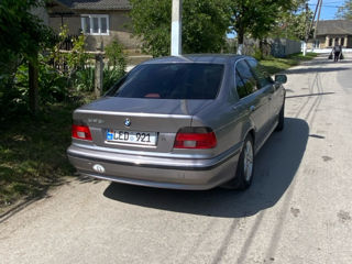 BMW 5 Series foto 3