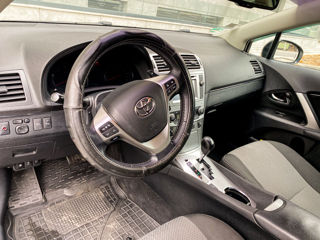 Toyota Avensis foto 4