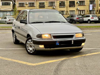 Opel Astra foto 2